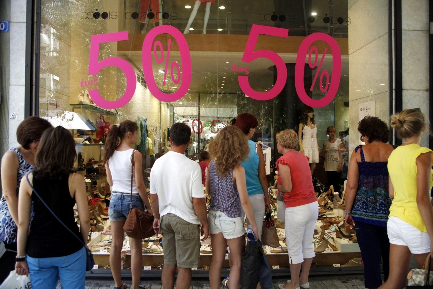 Πρεμιέρα σήμερα για τις θερινές εκπτώσεις -Ποια Κυριακή είναι ανοικτά τα καταστήματα